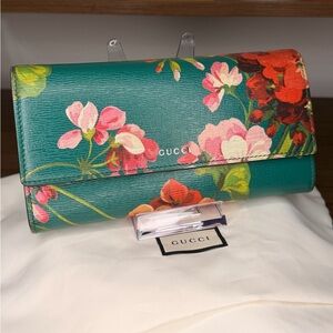 Gucci Green Floral Continental Wallet - Immaculate Condition